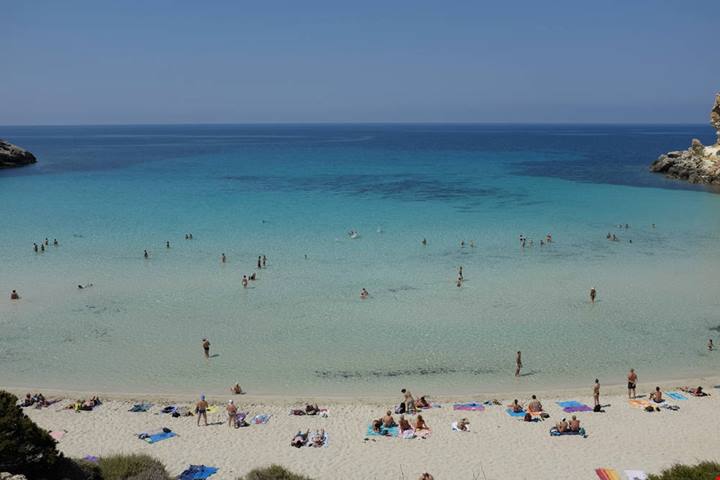 Se cerchi l'estate anche a ottobre, queste 5 spiagge italiane fanno al caso tuo