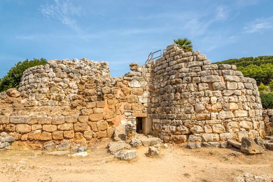 Complesso nuragico di Palmavera Complesso nuragico di Palmavera milosk50 - Shutterstock.com 