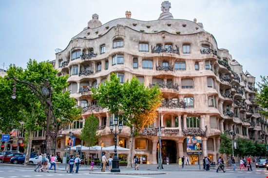 La Pedrera (Casa Milà) La Pedrera (Casa Milà) Ershov_Maks - Istockphoto.com 