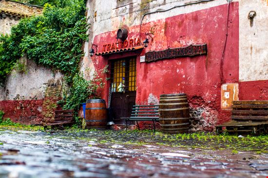 Roma Appia Antica AlexNow / Shutterstock.com 