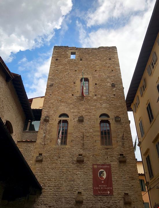 Firenze Casa di Dante Irmak Cetin / Shutterstock.com 