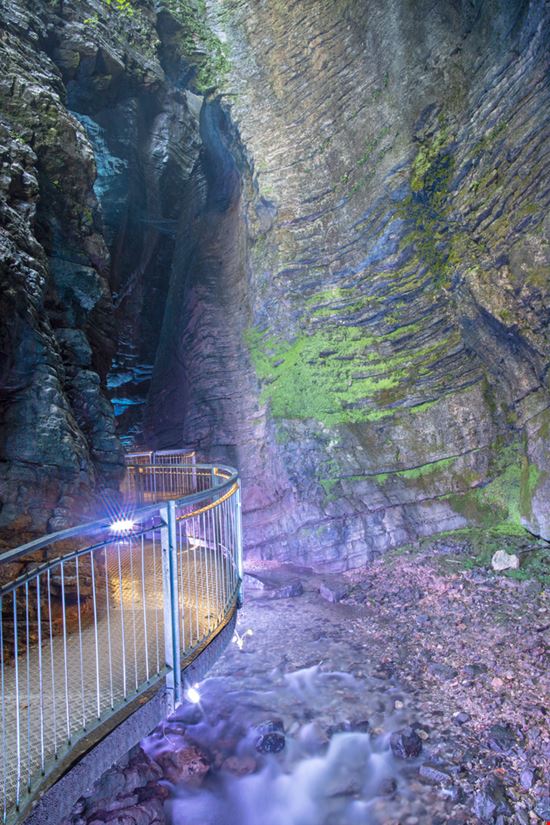 Cascate del Varone Lo splendore delle cascate Renata Sedmakova / Shutterstock.com 