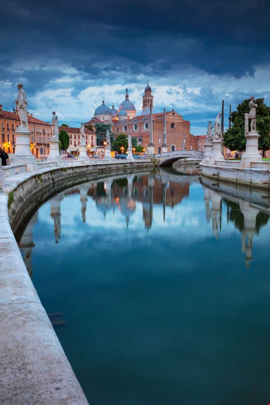 Padova Prato della Valle Rudy Balasko - Shutterstock.com 