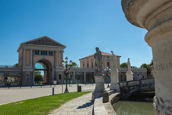 Padova Prato della Valle Filippo Carlot / Shutterstock.com 