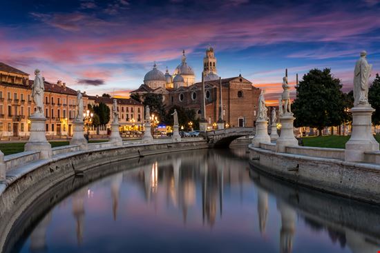 Padova Prato della Valle Sven Hansche - Shutterstock.com 