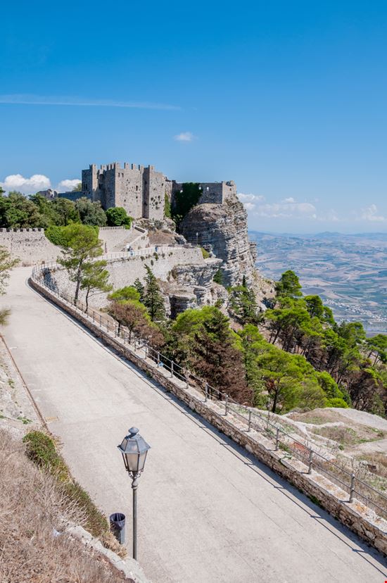 Castello di Venere Castello di Venere Shutterstock.com 