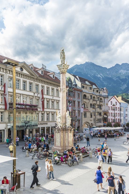 Maria-Theresien-Strasse Maria-Theresien-Strasse Anibal Trejo / Shutterstock.com 
