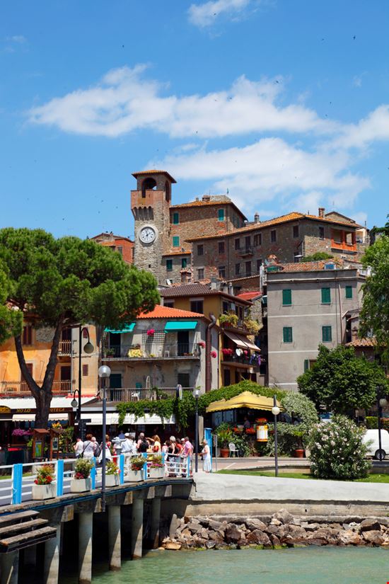Passignano sul Trasimeno Passignano sul Trasimeno stefano cellai / Shutterstock.com 
