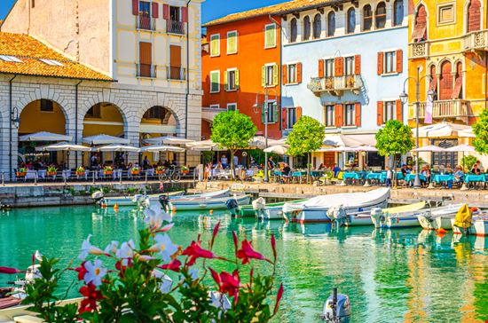 Desenzano del Garda Porto Vecchio Aliaksandr Antanovich / Shutterstock.com 