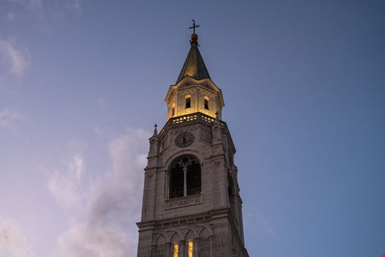 Cortina d'Ampezzo Basilica dei Santi Filippo e Giacomo Dietmar Rauscher - Shutterstock.com 