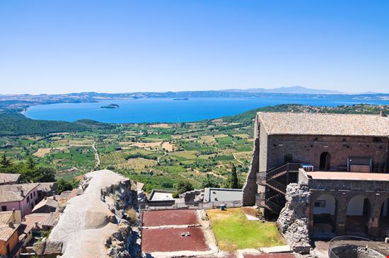 Rocca dei Papi Rocca dei Papi Mi.Ti. / Shutterstock.com 