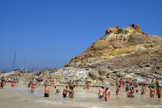 Isola di Vulcano Fanghi Naturali Catrina Genovese / Shutterstock.com 