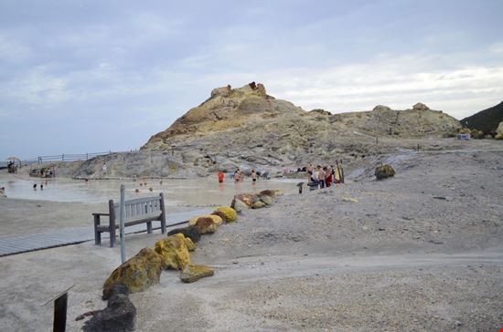 Isola di Vulcano Fanghi Naturali Catrina Genovese / Shutterstock.com 