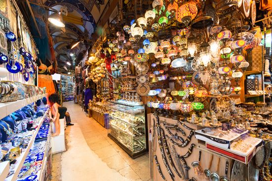 Istanbul Grand Bazar Viacheslav Lopatin / Shutterstock.com 