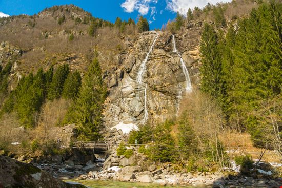 Cascata di Nardis Cascata di Nardis MarinaGreen - Shutterstock.com 
