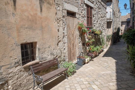 Lugnano in Teverina Lugnano in Teverina Claudio Giovanni Colombo - Shutterstock.com 