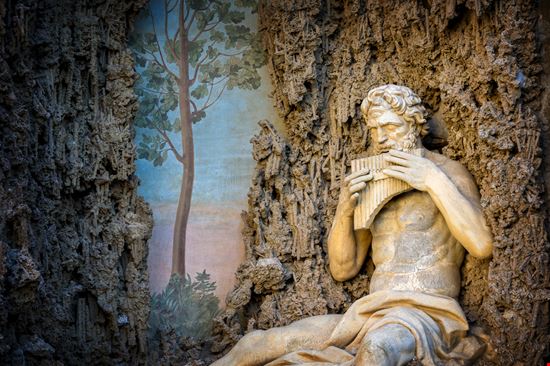 Villa Aldobrandini Villa Aldobrandini Massimo Santi - Shutterstock.com 
