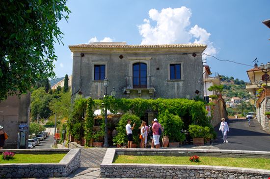 Savoca Bar Vitelli Rafal Michal Gadomski / Shutterstock.com 