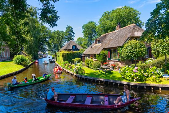 Giethoorn Giro tra i canali Ververidis Vasilis / Shutterstock.com 