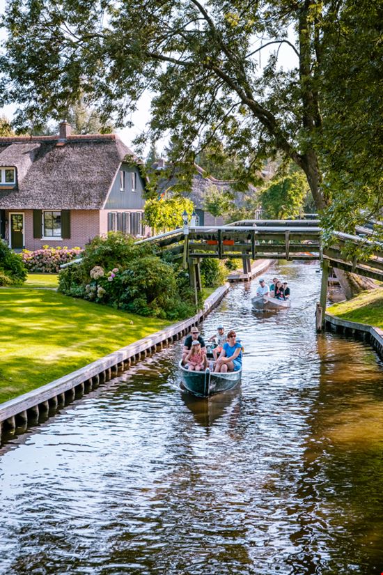 Giethoorn Giro tra i canali fokke baarssen / Shutterstock.com 