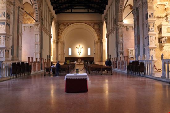 Tempio Malatestiano Tempio Malatestiano ET1972 / Shutterstock.com 