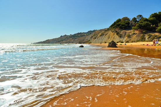 Spiaggia della Mollarella Spiaggia della Mollarella poludziber - Shutterstock.com 