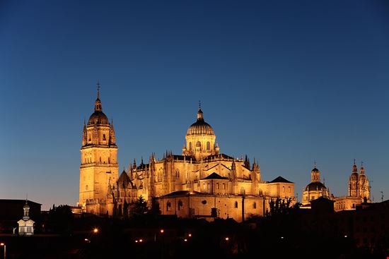 Cattedrale Cattedrale VanHart - Shutterstock.com 