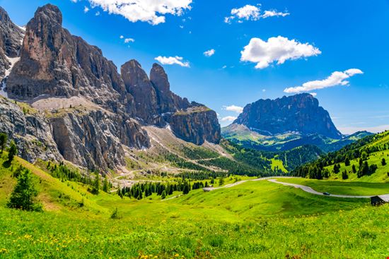 Sassolungo Sassolungo takepicsforfun - Shutterstock.com 