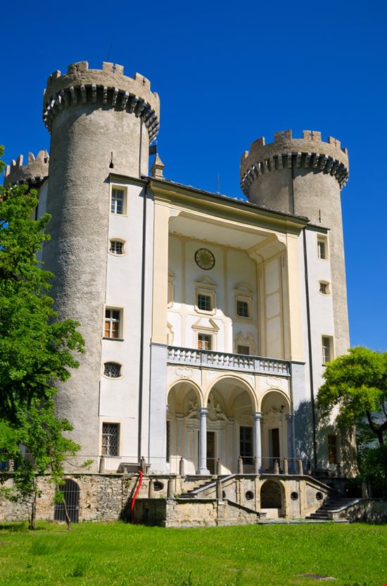 Aymavilles Il castello Andrei Nekrassov / Shutterstock.com 