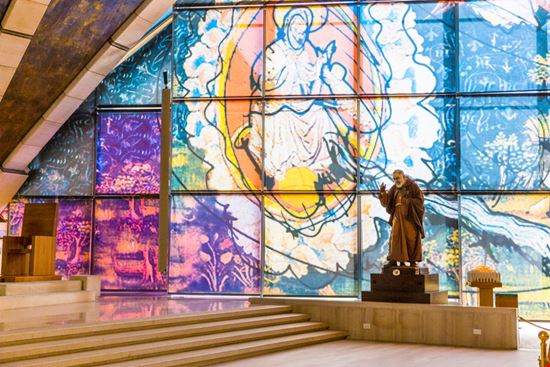 Santuario di Padre Pio Il santuario di San Giovanni Rotondo elitravo / Shutterstock.com 