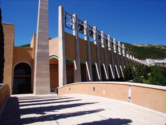 Santuario di Padre Pio Il santuario di San Giovanni Rotondo Lucamato / Shutterstock.com 