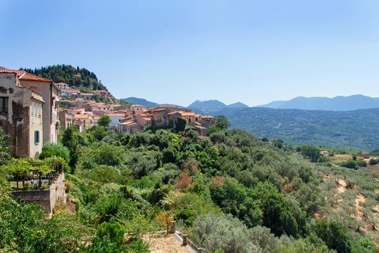 Sant'Angelo a Fasanella Sant'Angelo a Fasanella, veduta borgo Katrinshine, Shutterstock.com 