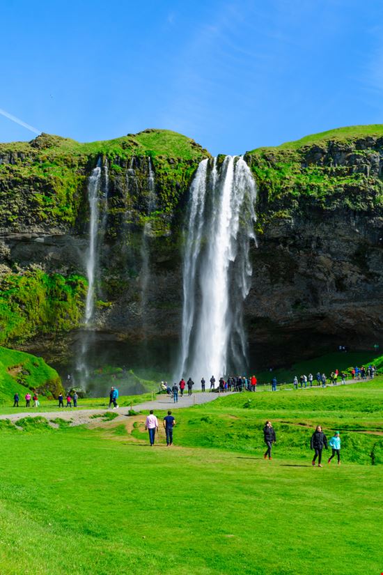 Cascata di Seljalandsfoss Cascata di Seljalandsfoss RnDmS / Shutterstock.com 