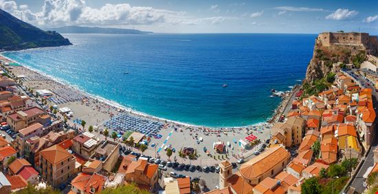 Scilla Scilla Natalia Macheda - Shutterstock.com 