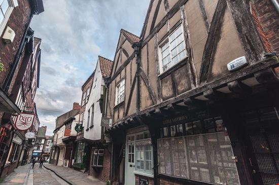 Shambles Shambles valeriiaarnaud / Shutterstock.com 