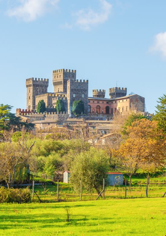 Torre Alfina Castello ValerioMei / Shutterstock.com 