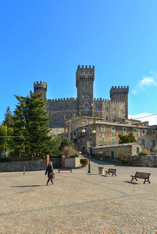 Torre Alfina Castello ValerioMei / Shutterstock.com 