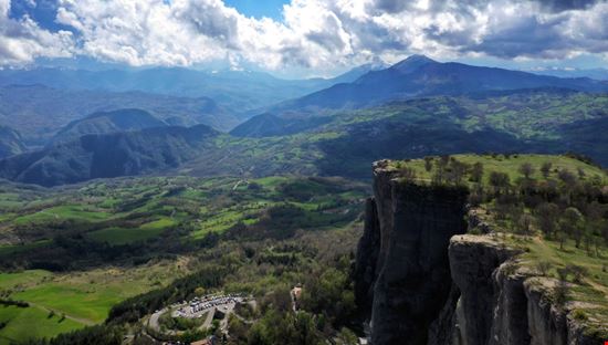 Castelnovo Nè Monti Pietra di Bismantova D-VISIONS - Shutterstock.com 