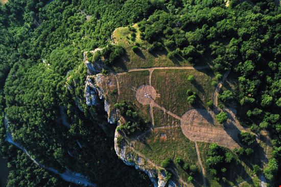 Castelnovo Nè Monti Pietra di Bismantova D-VISIONS - Shutterstock.com 