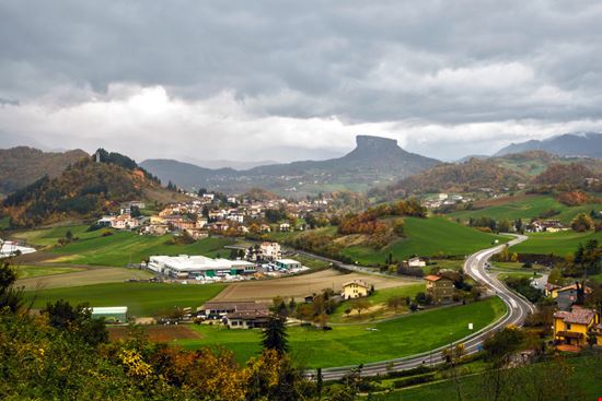 Castelnovo Nè Monti Pietra di Bismantova PhotoFra - Shutterstock.com 