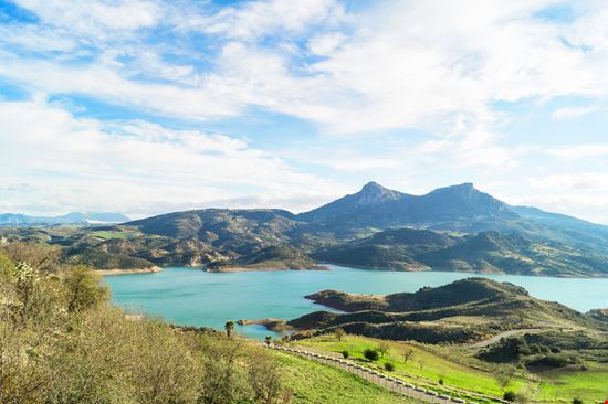 Embalse de Zahara-El Gastor Embalse de Zahara-El Gastor julpho  - Shutterstock.com 