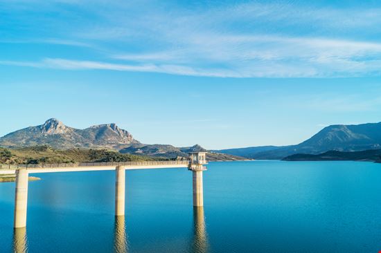 Embalse de Zahara-El Gastor Embalse de Zahara-El Gastor julpho  - Shutterstock.com 