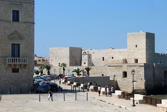 Trani Castello Svevo stock.adobe.com 