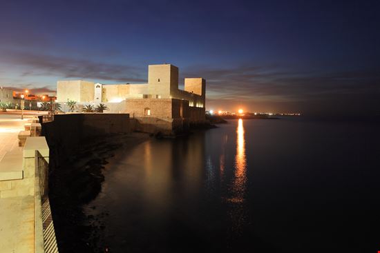 Trani Castello Svevo stock.adobe.com 