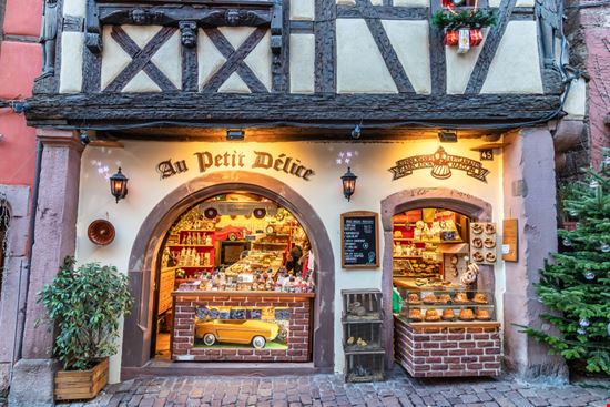 Riquewihr Centro storico agsaz / Shutterstock.com 