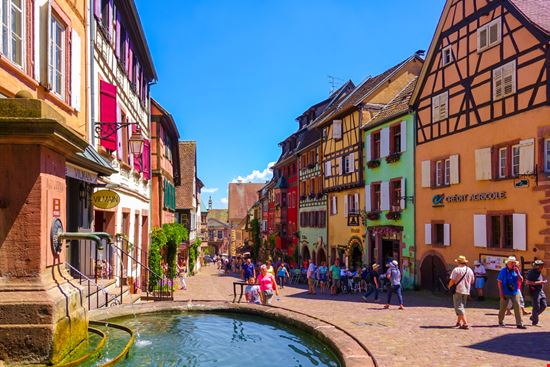 Riquewihr Centro storico Zoegraphy / Shutterstock.com 