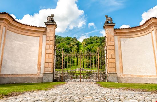  Villa Della Porta Bozzolo   Villa Della Porta Bozzolo  elesi / Shutterstock.com 