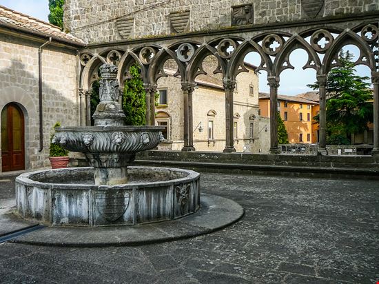 Palazzo Papale Palazzo Papale s74 / Shutterstock.com 
