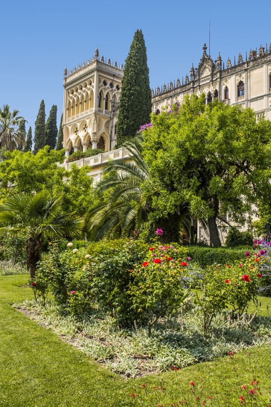 Isola del Garda visita alla splendida proprietà privata sul Lago WeronikaH / Shutterstock.com 