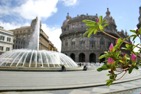 Piazza De Ferrari Piazza De Ferrari Shutterstock.com 